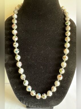 Vintage Cloisonné White Floral Beaded Necklace